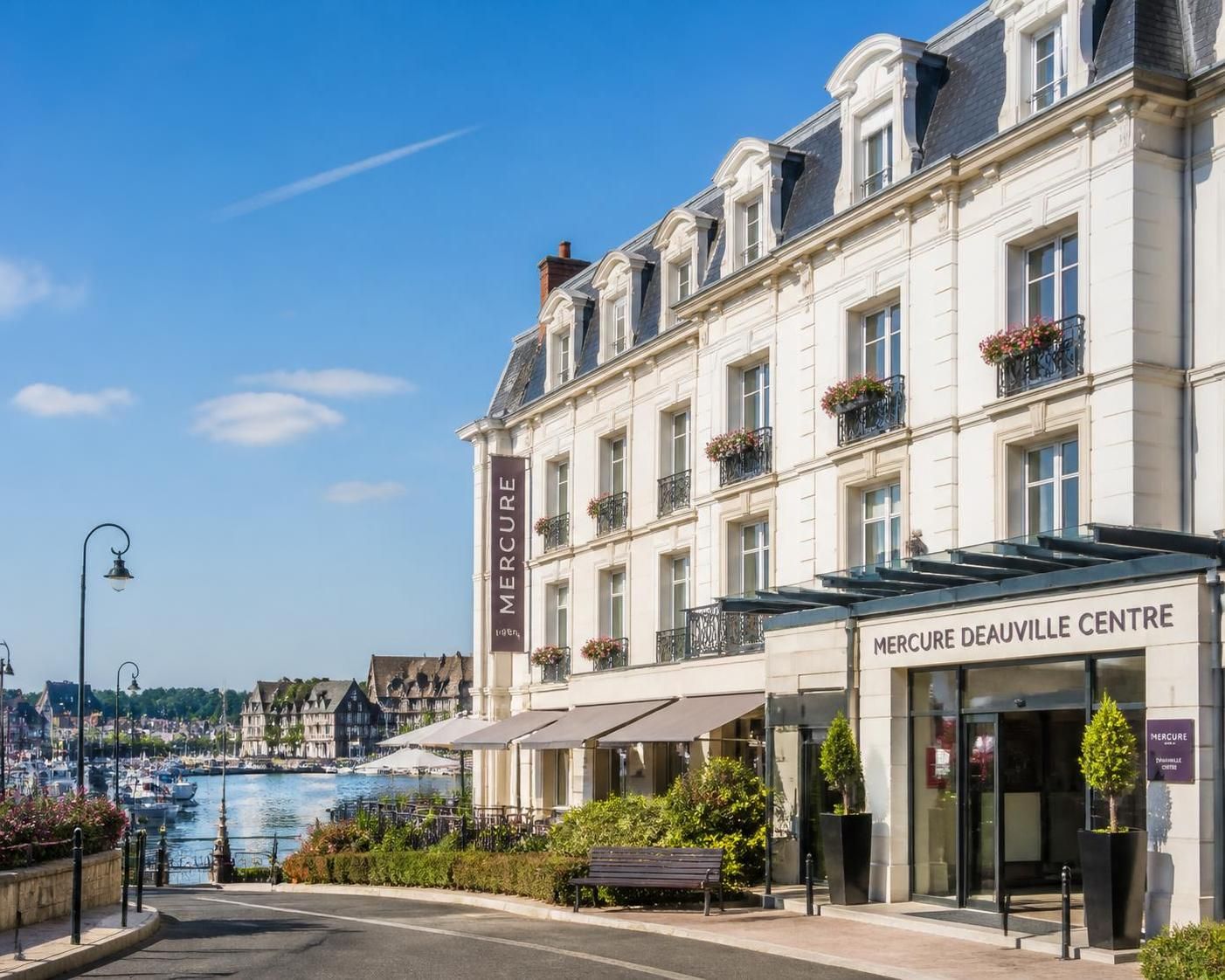 découvrez les atouts de l'hôtel mercure à deauville pour un séjour réussi alliant confort, élégance et services de qualité au cœur de la côte fleurie.
