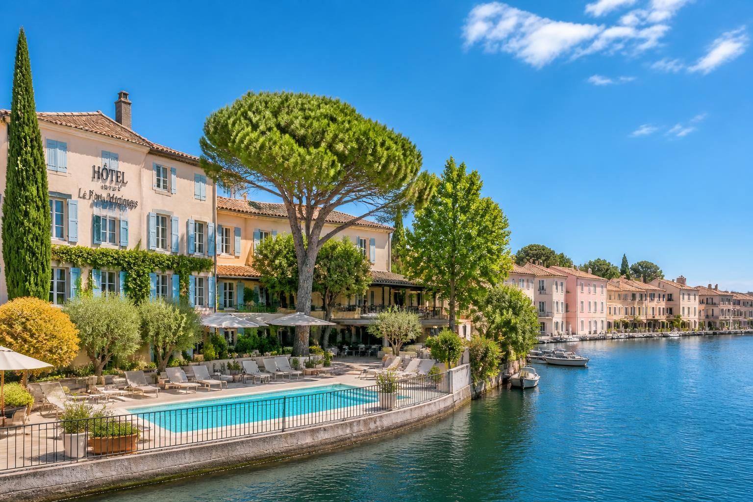 trouvez les meilleurs hôtels à martigues pour un séjour inoubliable alliant confort, charme et proximité des attractions locales. réservez dès maintenant votre hébergement idéal.