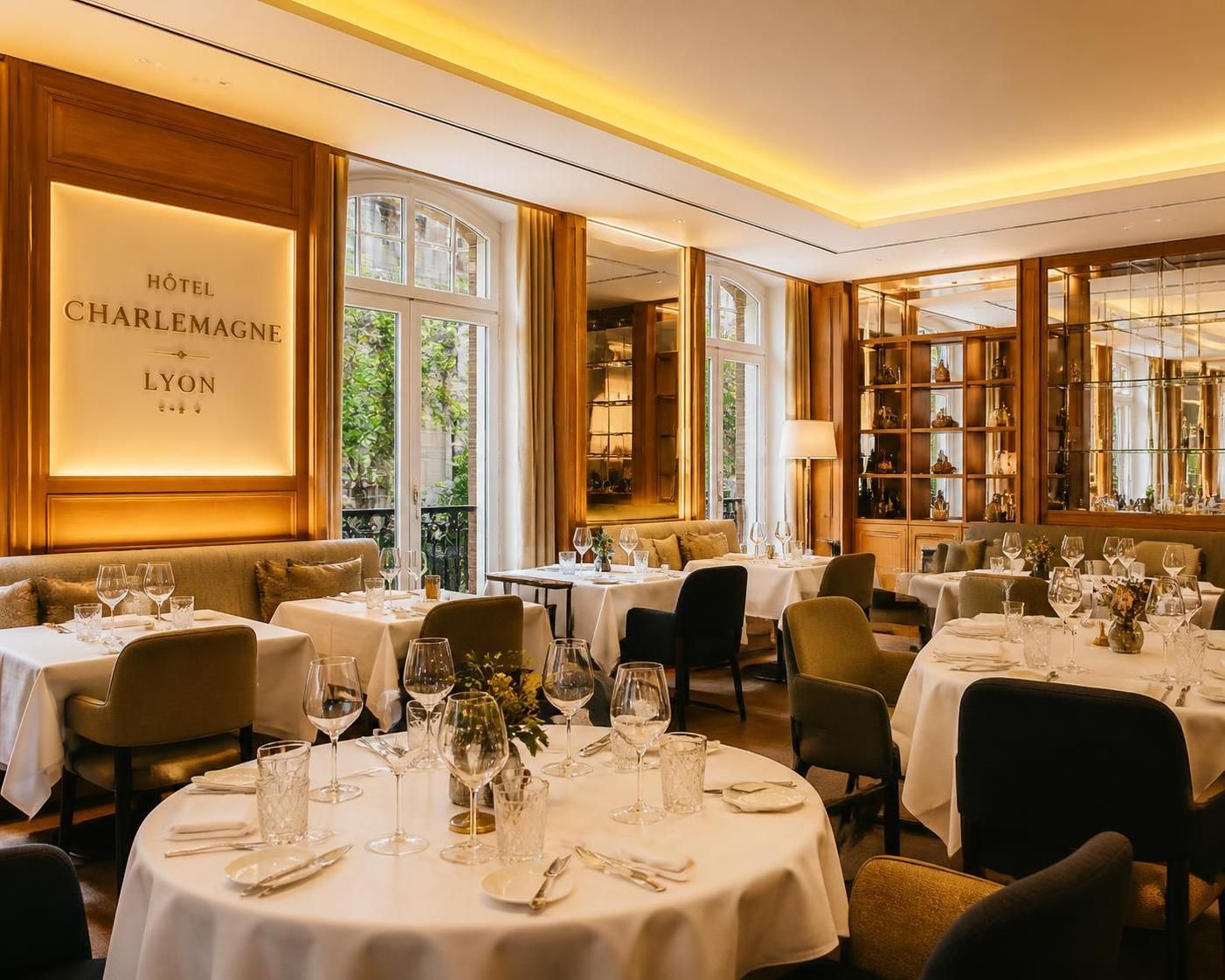 découvrez l'hôtel charlemagne à lyon en 2026, alliant charme unique et confort moderne pour un séjour inoubliable au cœur de la ville.