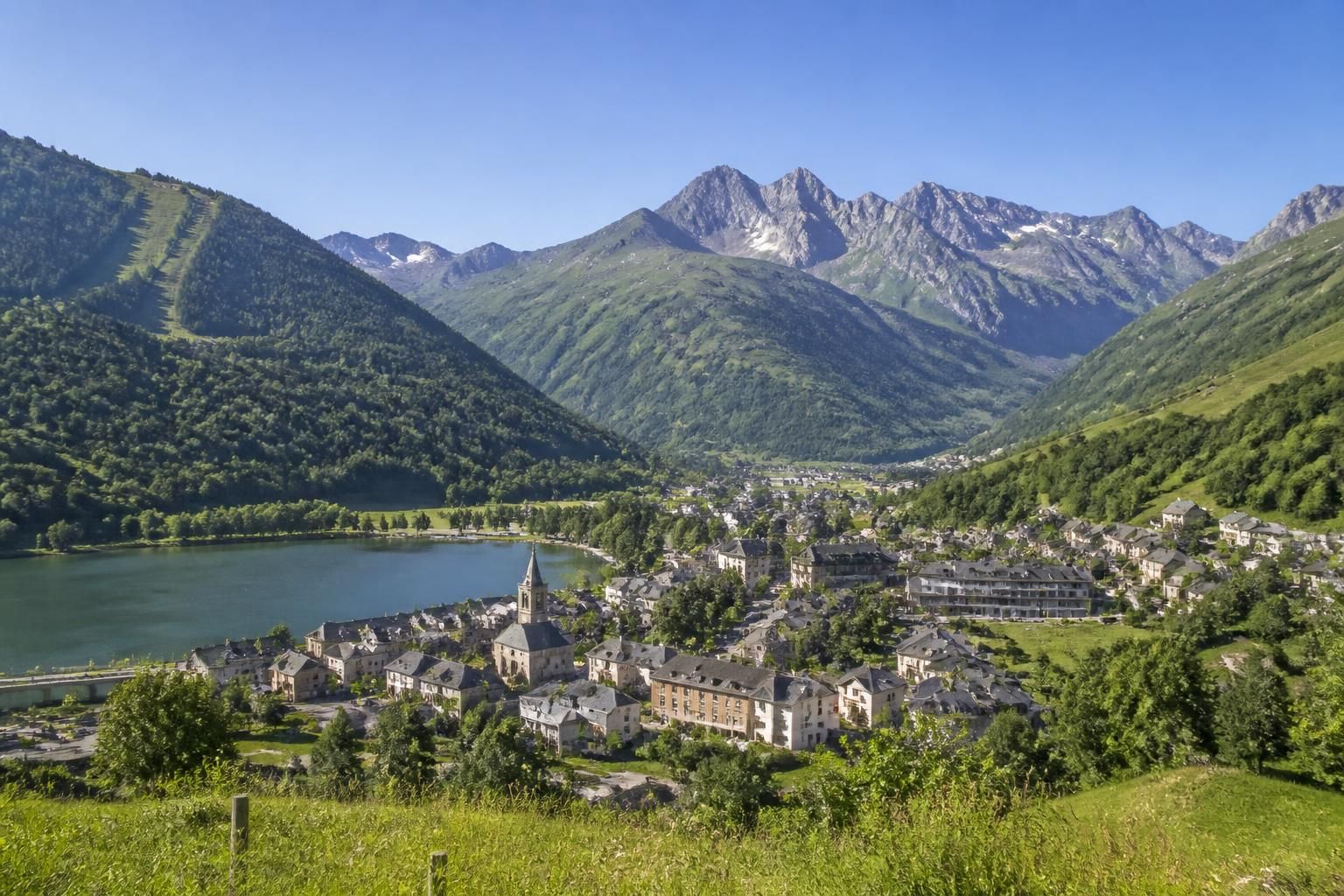 découvrez notre guide complet pour un séjour inoubliable à l'hôtel loudenvielle. conseils, activités et bonnes adresses pour profiter pleinement de votre escapade.